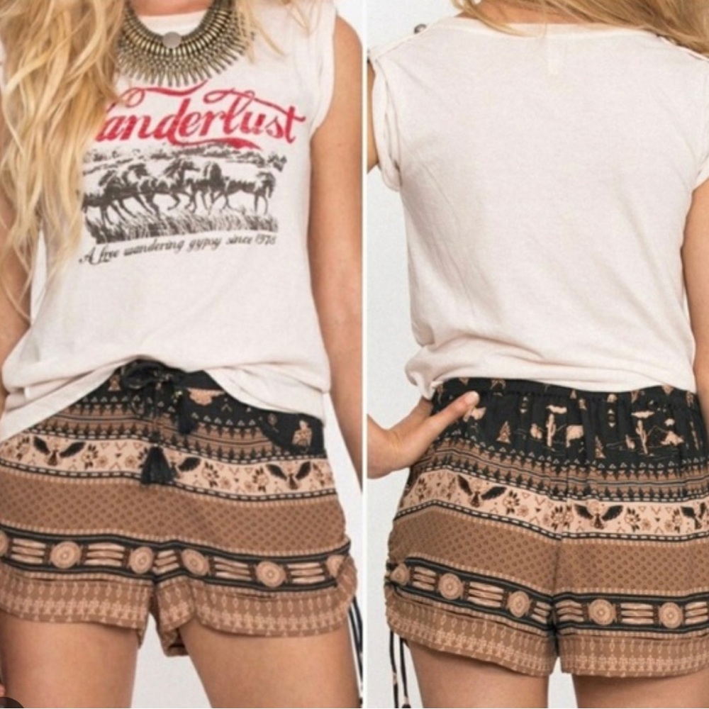Spell Phoenix Mustang Short M - RUNS SMALL